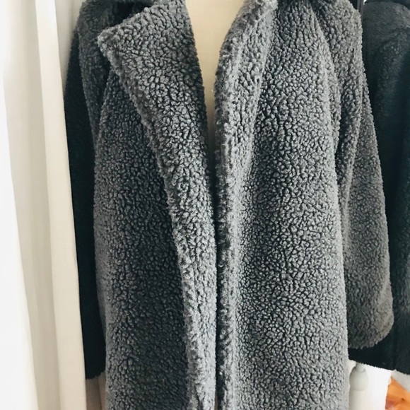 Faux Fur Coat 🧥 - Picture 2 of 4